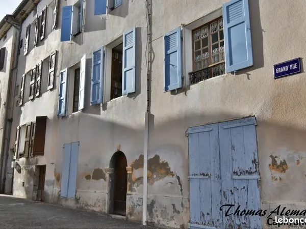 Maison de village 8 pièces 250 m²