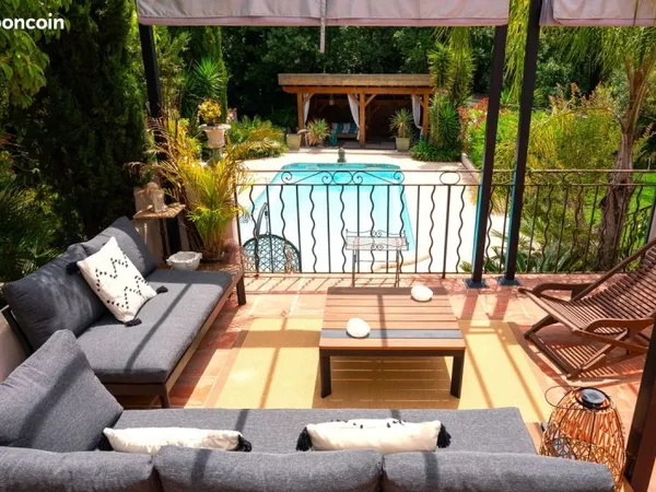 Propriété 7 pièces 185 m²