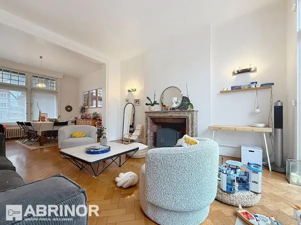 Maison 8 pièces 190 m²