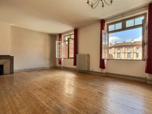 Magnifique duplex place nationale