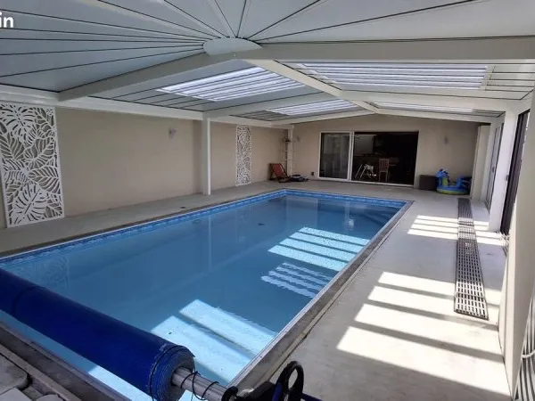 Maison 10 pièces 236 m²