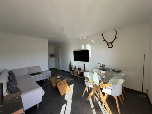 EXCLUSIVITÉ- LA POMME - MAGNIFIQUE APPARTEMENT T3 TRAVERSANT