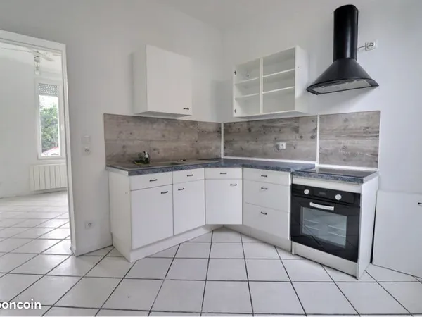 Maison mitoyenne 🏡 - 60 m² - 2 chambres 🛏