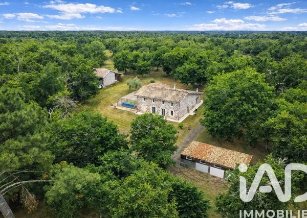 Maison 10 pièces 260 m²