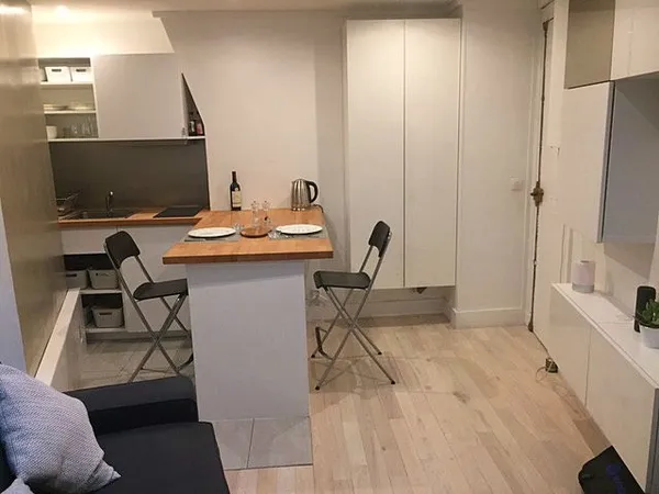 Loue Studio 18m² avec Mezzanine (chambre) Saint Augustin - Paris 8ème