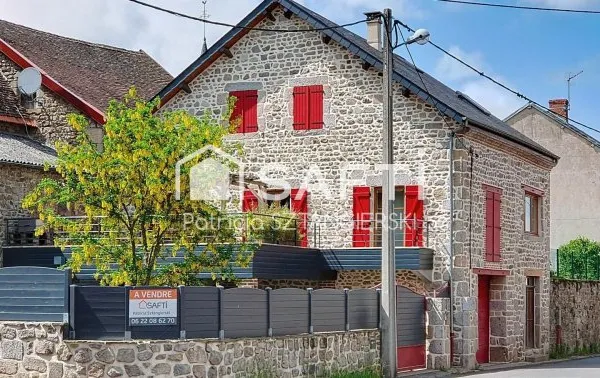 Maison de pays en pierres entièrement rénovée avec jardin et terrasse.