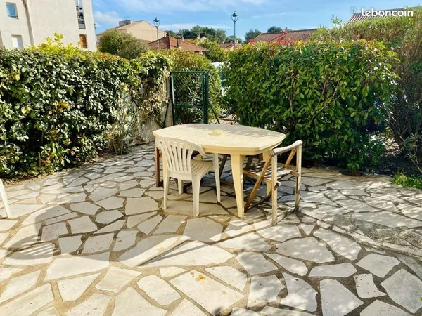 Studio ensoleillé avec terrasse La Londe-les-maures