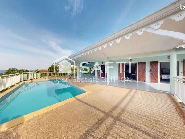 Villa 7 pièces 210 m²