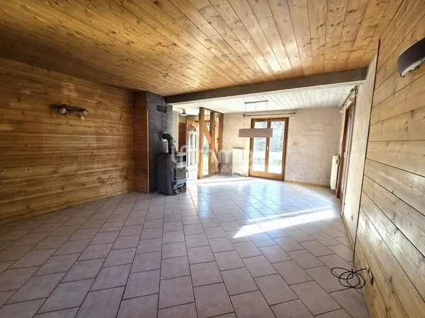 Maison individuelle - 3 chambres - Sous-sol - Terrain de 8,42are