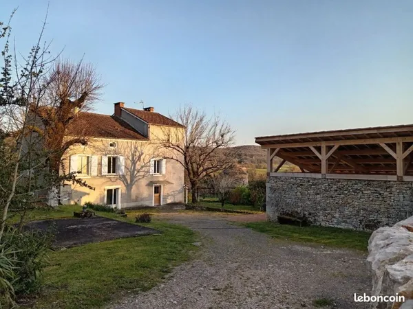 Maison à Lissac et Mouret