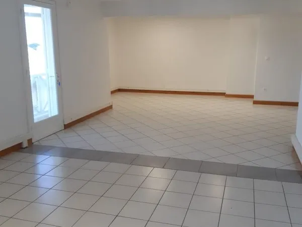 Bureau d'une superficie de 53 m2 environ