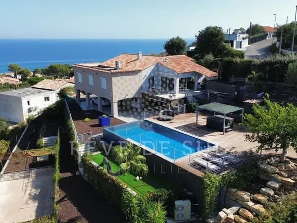 Maison 7 pièces 261 m²