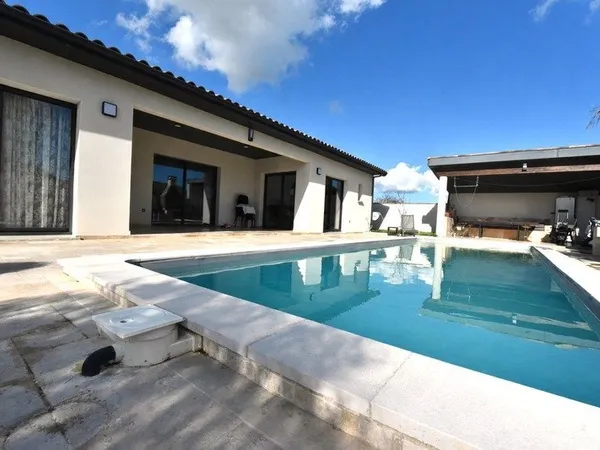 Superbe villa contemporaine 5 pièces avec piscine - Saint-Sulpice la Pointe
