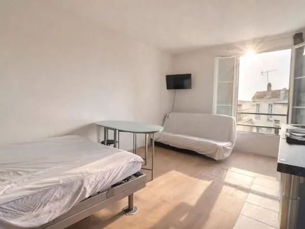 Studio 1 pièce 19 m²