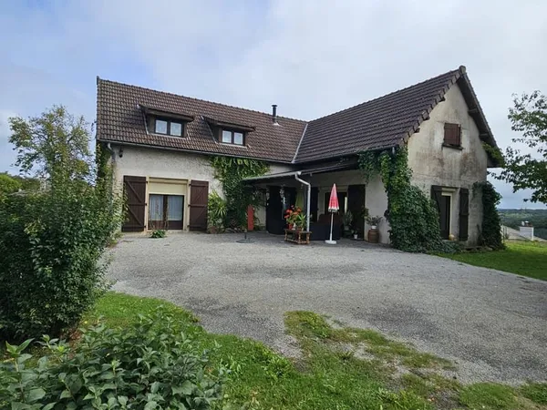 Vue dominante pour ce viager occupé