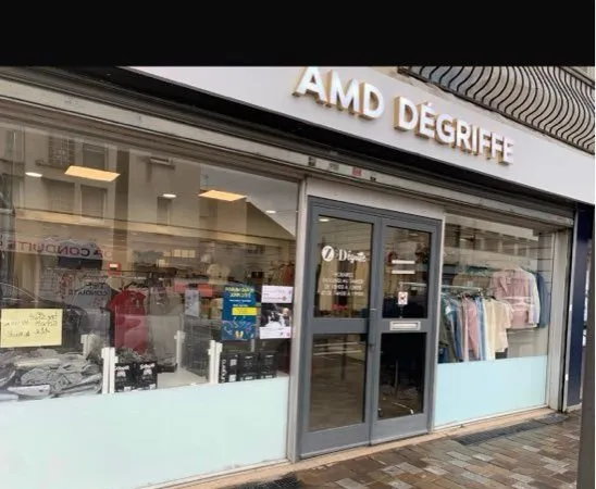 Boutique de vêtements fond de commerce