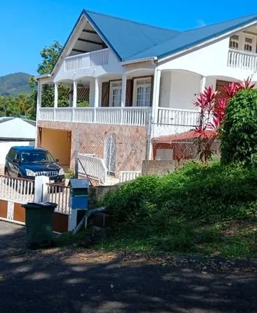 Maison avec dépendances