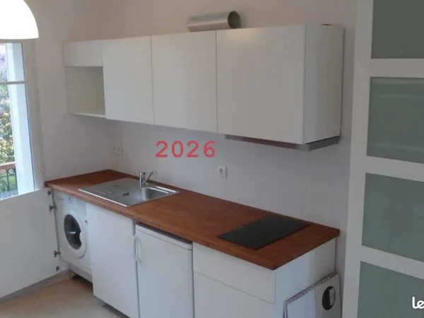 Studio meublé récent 20 m2 Viroflay idéalement situé, énergies comprises, dispo Avril - Septembre