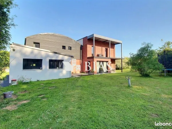 Maison 6 pièces 260 m²