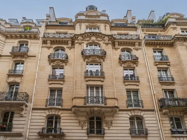 6 pièces de caratère