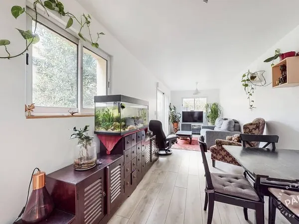 Bureau 4 pièces 93 m²