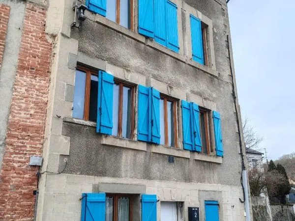 MAISON MEUBLEE AUBUSSON DEUX CHAMBRES , CENTRE VILLE