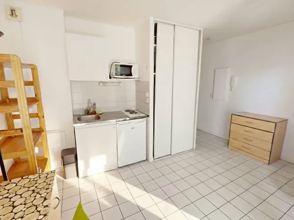 Studio rez-de-jardin GRENOBLE 38000 à vendre !