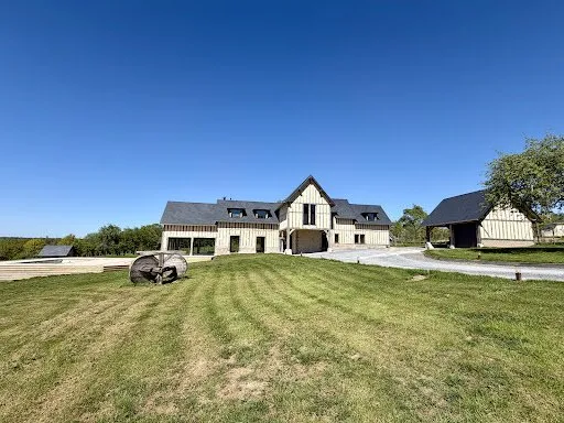 Maison 8 pièces 284 m²