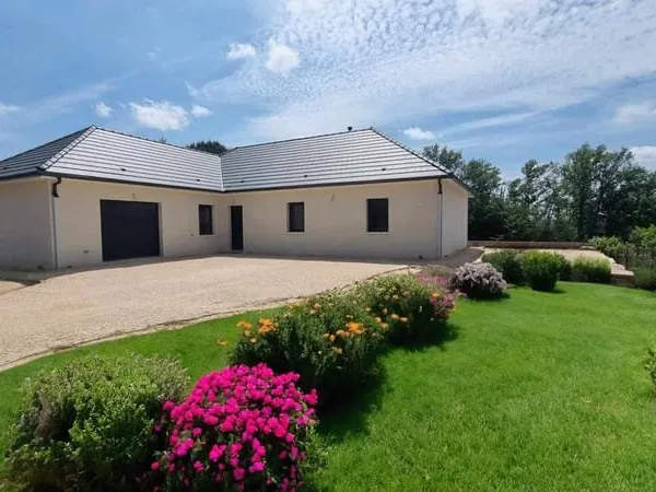 MAISON A CONSTRUITE SAINT VIANCE
