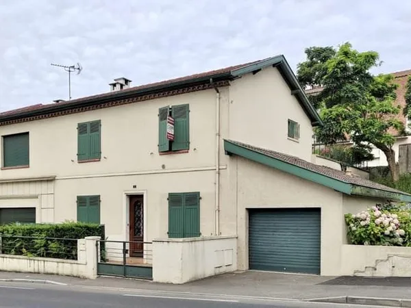 MAISON DE VILLE 156m2 AVEC JARDIN ET GARAGE - Possibilité ac