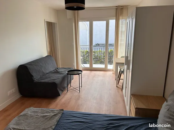 Magnifique studio neuf avec grand balcon