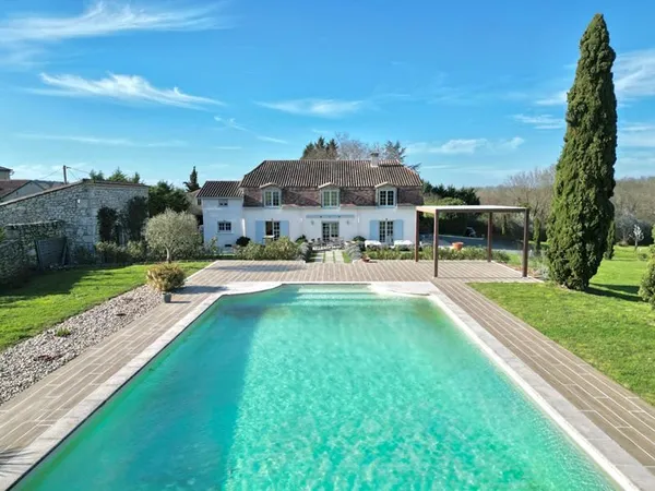 Magnifique maison de campagne avec piscine