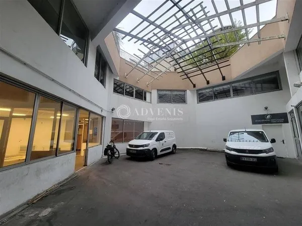 Local d'activité 391 m²