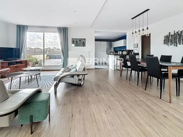 Magnifique duplex 4 chambres au dernier étage d'une résidence récente