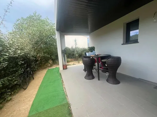 VILLA RECENTE
