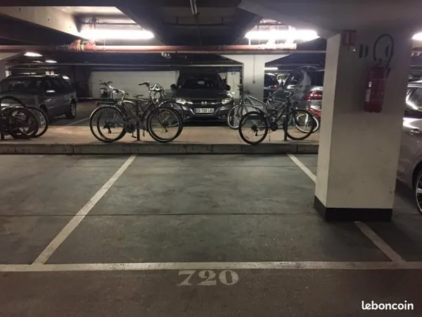 Parking 10 m² Courbevoie