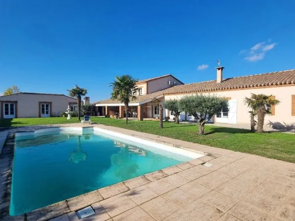 Maison 10 pièces 335 m²
