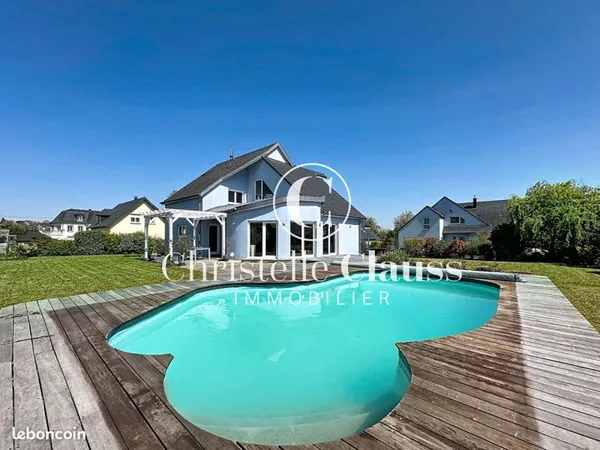 Propriété 8 pièces 214 m²