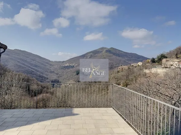 Maison en pierre avec un gîte et 5 chambres d'hôtes Activité touristique
