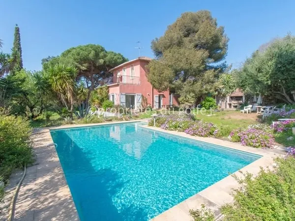 Sète, Bas saint Clair sud, ancienne maison sur 1200m2 de ter