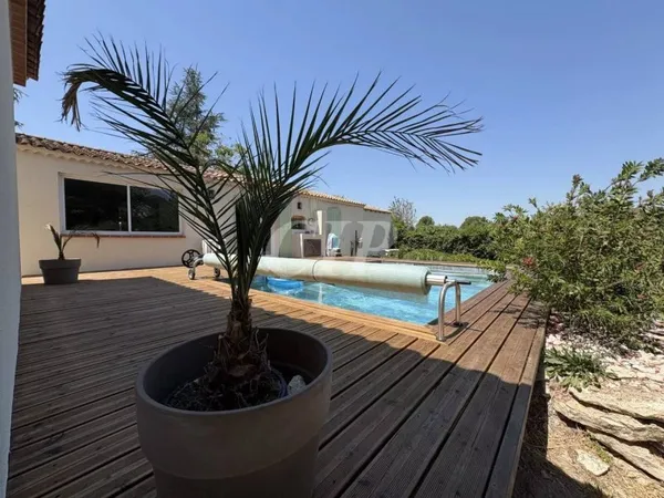 Maison de plain-pied 6 pièces 165 m²