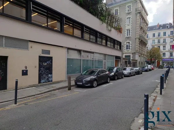 Local commercial 362 m²