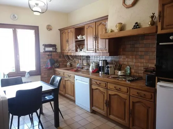 Propriété 3 pièces 170 m²