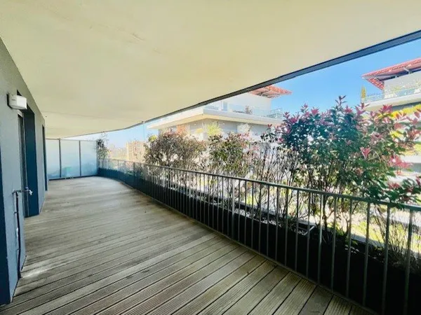 A VENDRE T2 HOTEL DE REGION