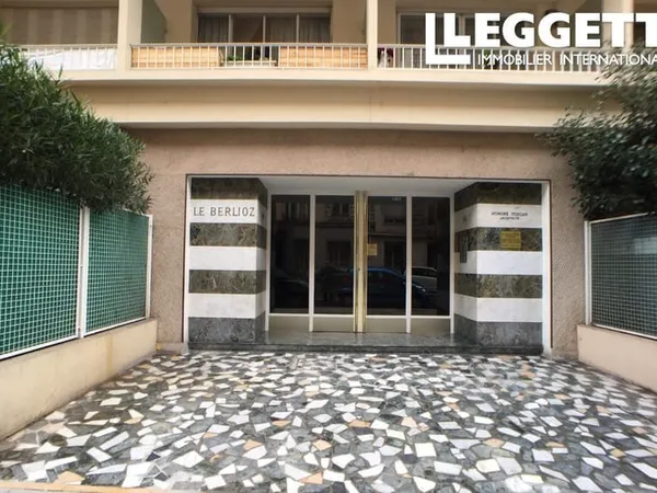 Nice, Quartier Musicien, Spacieux Bureau de 123 M2