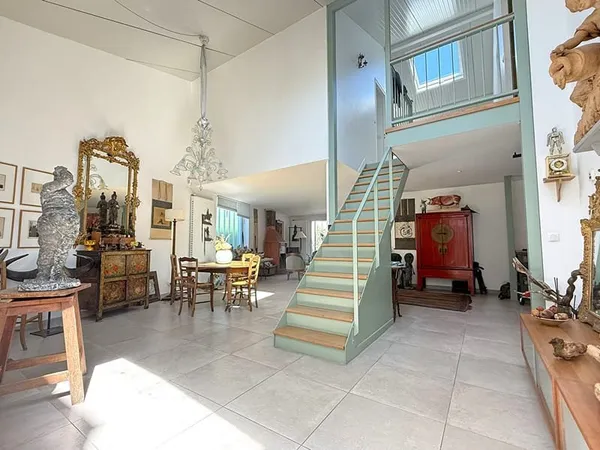 LOFT & ATELIER D'ARTISTE - ENVIRON 340 m²