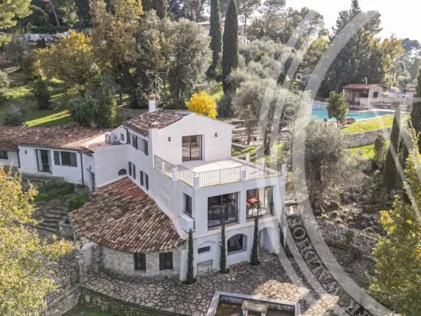 Villa entièrement rénovée avec vue sur le Golf Mougins