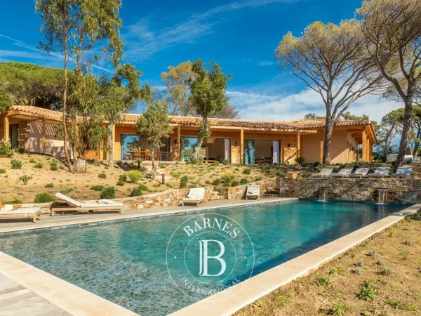 RAMATUELLE - VILLA 7 CHAMBRES - PISCINE