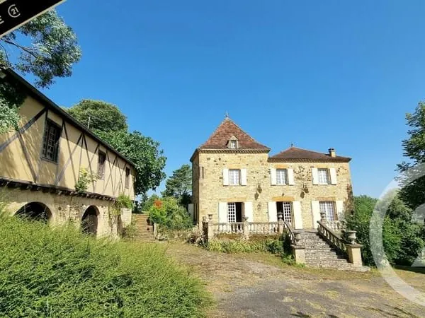 Maison 9 pièces 243 m²