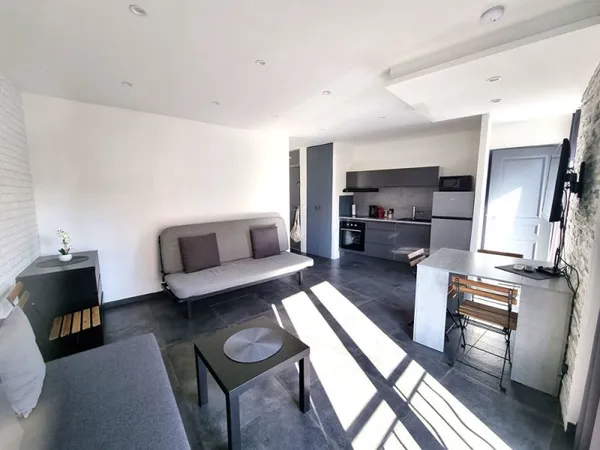 Studio refait à neuf - Libre de Septembre à Juin